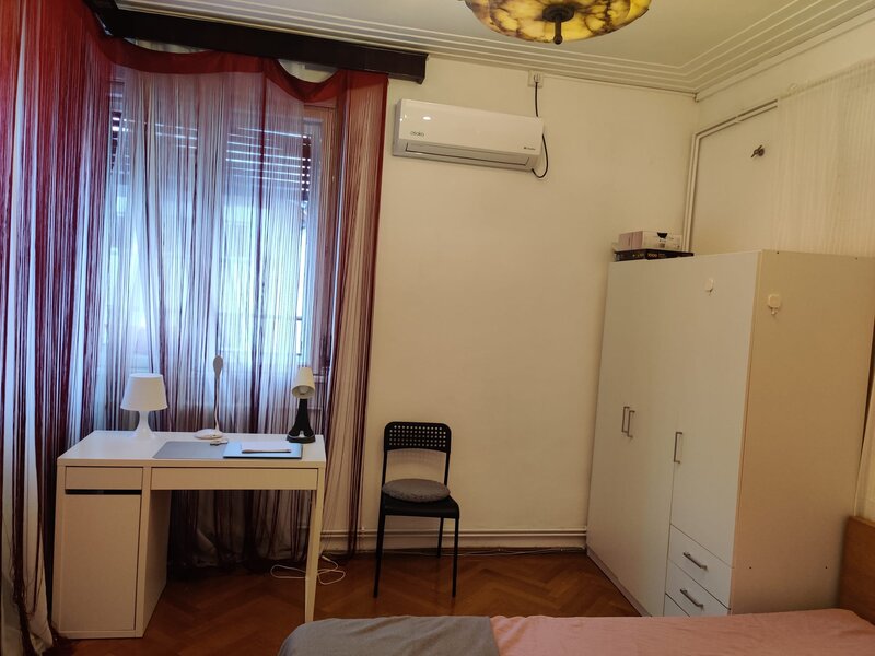 Ultracentral, Piata Romana, ASE, camera moderna, in apartament decomandat